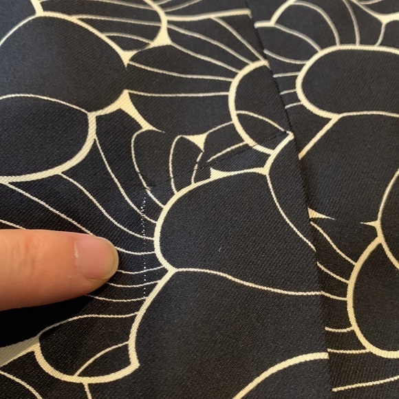 Vintage Ann Taylor 100% Silk  Black Ivory Floral Pencil Skirt 90s Y2K sz 6 - Picture 9 of 9